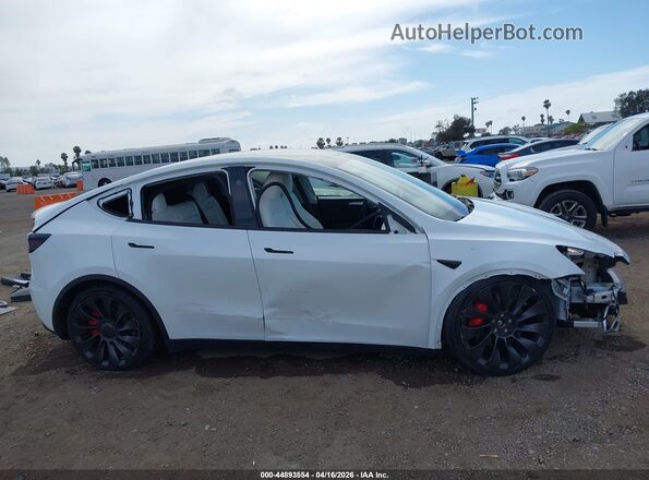 7SAYGDEF5PF850093 2023 TESLA MODEL Y Белый Вид задней части салона