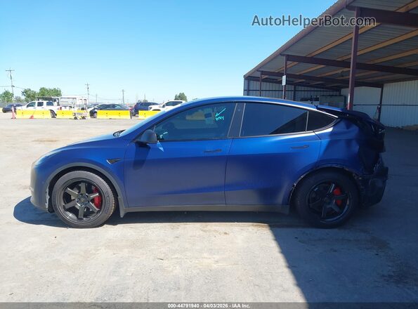 7SAYGDEF7NF326022 2022 TESLA MODEL Y Синий Панорамный вид салона 360°