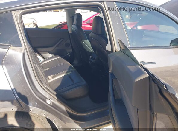 7SAYGDEF7NF491794 2022 TESLA MODEL Y Gray Vista de la etiqueta del VIN