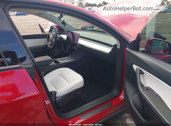 7SAYGDEF9NF410567 2022 TESLA MODEL Y Red Vista interior delantera