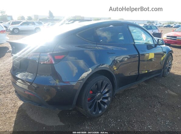 7SAYGDEF9RF053655 2024 TESLA MODEL Y Gray Հետևի աջ