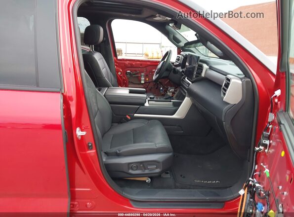 7SVAAABA2SX053831 2025 TOYOTA LIMITED Red Widok wnętrza z przodu