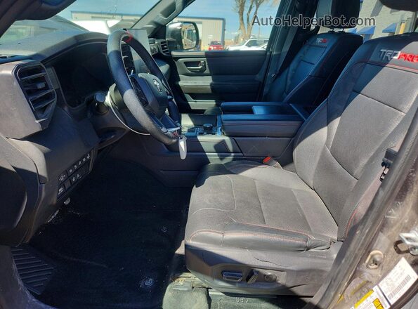 7SVAAABA3RX023716 2024 TOYOTA SEQUOIA Charcoal 