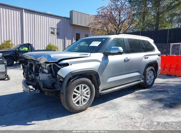 7SVAAABA4PX014410 2023 TOYOTA SEQUOIA Серебряный Передняя левая четверть