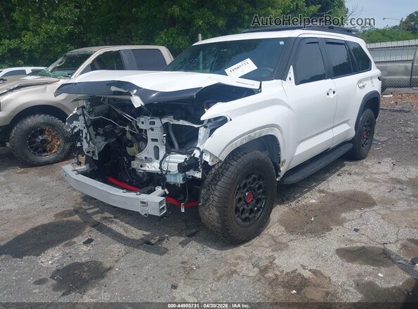 7SVAAABA4RX044848 2024 TOYOTA SEQUOIA White Vista tres cuartos delantera izquierda