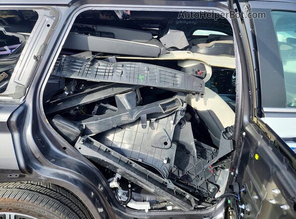 7SVAAABA7SX071225 2025 TOYOTA SEQUOIA Gray Հետևի նստատեղերի տեսք