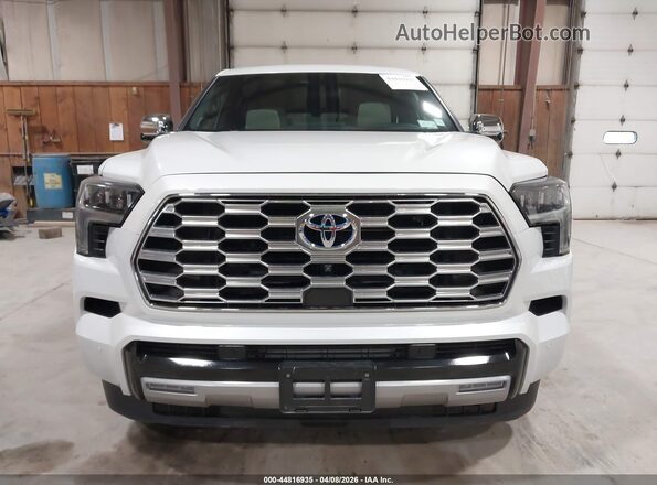 7SVAAABA8RX035182 2024 TOYOTA SEQUOIA White Widok zestawu wskaźników