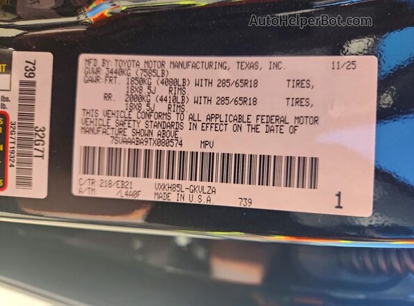 7SVAAABA9TX080574 2026 TOYOTA SEQUOIA Black Vista del compartimento del motor