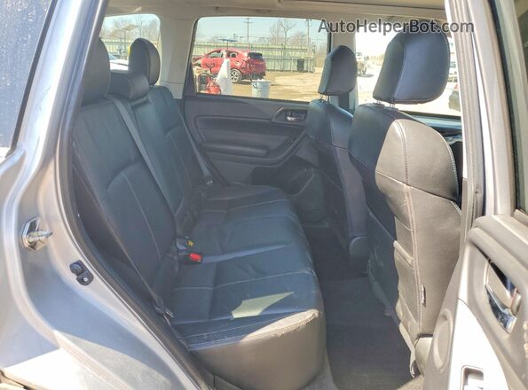 JF2SJGTC9HH425302 2017 SUBARU FORESTER2. Silver ძრავის განყოფილების ხედი
