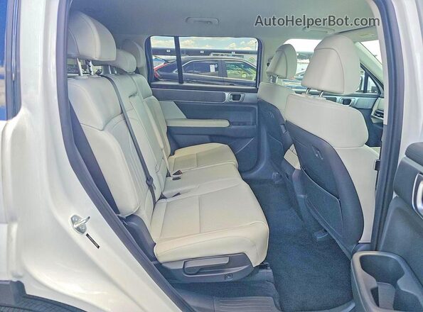 5NMP24GL3SH140207 2025 HYUNDAI SANTA FE White Widok wnętrza z przodu
