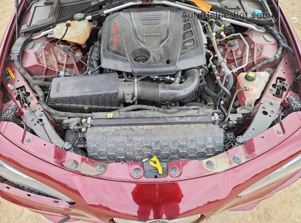 ZARFAEBN5H7558383 2017 ALFA ROMEO GIULIA Бордовый 