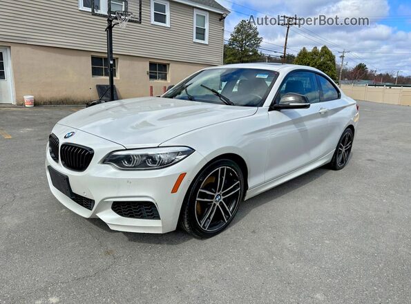 WBA2J7C51JVB28483 2018 BMW M2 White Trasero izquierdo