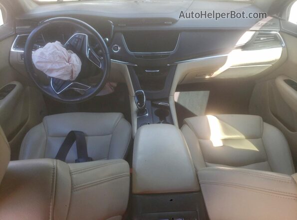 1GYKNARS6HZ138356 2017 CADILLAC XT5 Red Вид щитка приладів