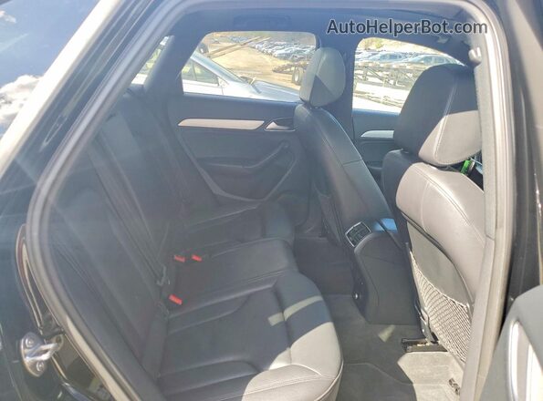 WA1ECCFS3HR017481 2017 AUDI Q3 Black Vista del compartimento del motor