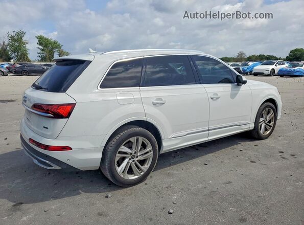 WA1LXAF7XMD014161 2021 AUDI Q7 White Delantero derecho