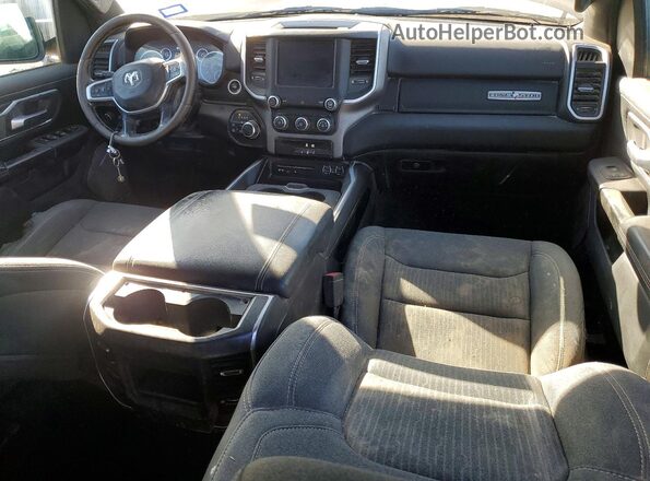 1C6SRFFT9KN708215 2019 RAM 1500 Черный Вид щитка приборов