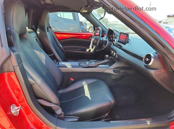 JM1NDAM73P0552108 2023 MAZDA MX-5 Red Vista interior trasera
