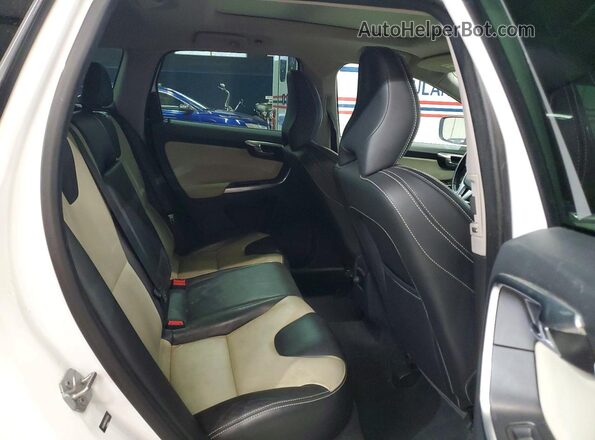 YV449MRR1H2122654 2017 VOLVO XC60 White 