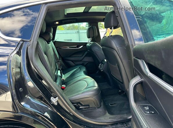 ZN661YUA5LX344605 2020 MASERATI LEVANTE Черный 
