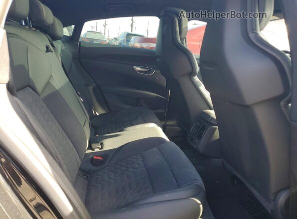 WAUCJBFW1N7004555 2022 AUDI E-TRON Black Вид задньої частини салону