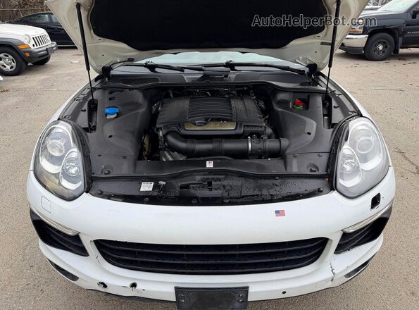 WP1AA2A21JKA02261 2018 PORSCHE CAYENNE White Առջևի վահանակի տեսք