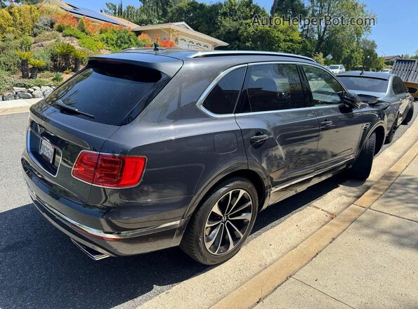 SJAAC2ZV6HC015264 2017 BENTLEY BENTAYGA Teal Widok z przodu