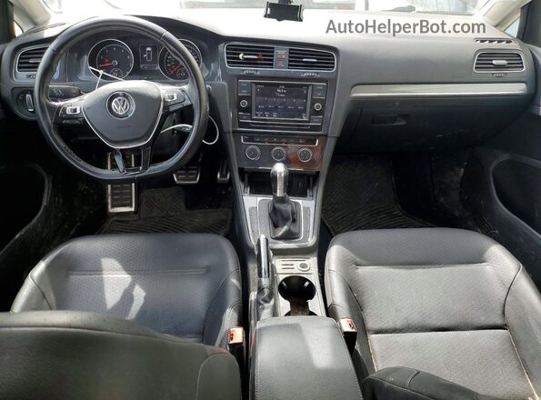 3VWH17AU3JM759439 2018 VOLKSWAGEN GOLF Black Vista del salpicadero