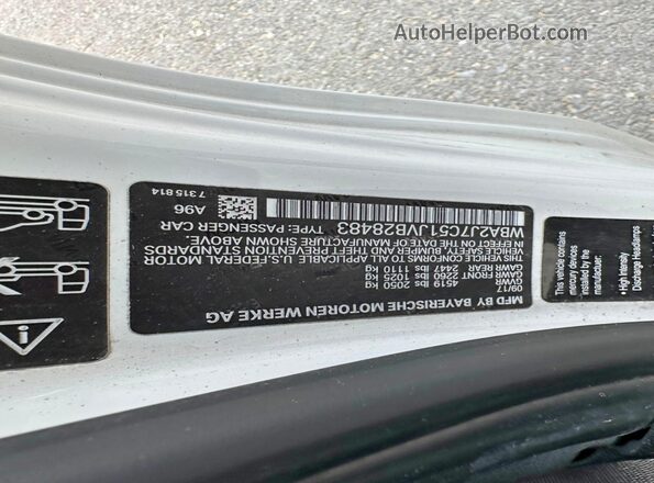WBA2J7C51JVB28483 2018 BMW M2 White Vista interior trasera
