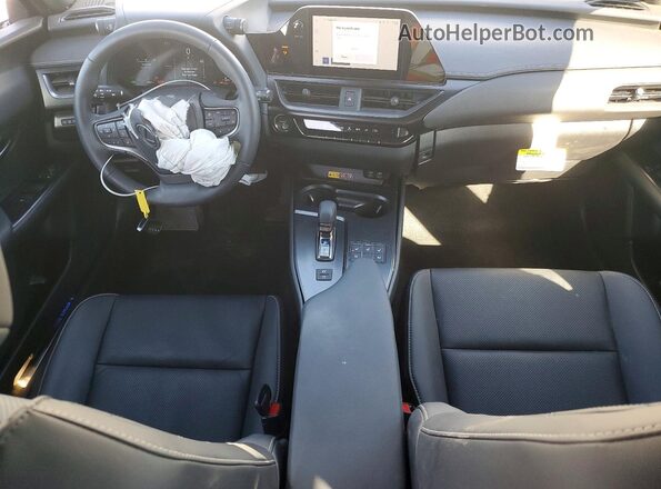 JTHYBJAH4S2017915 2025 LEXUS UX White 