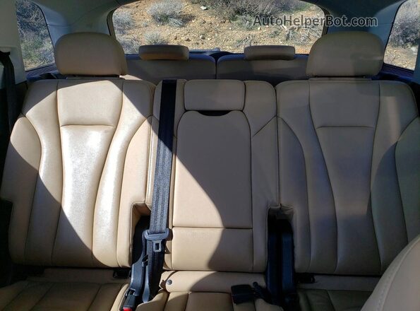 WA1LXAF71LD003077 2020 AUDI Q7 White Rear interior view
