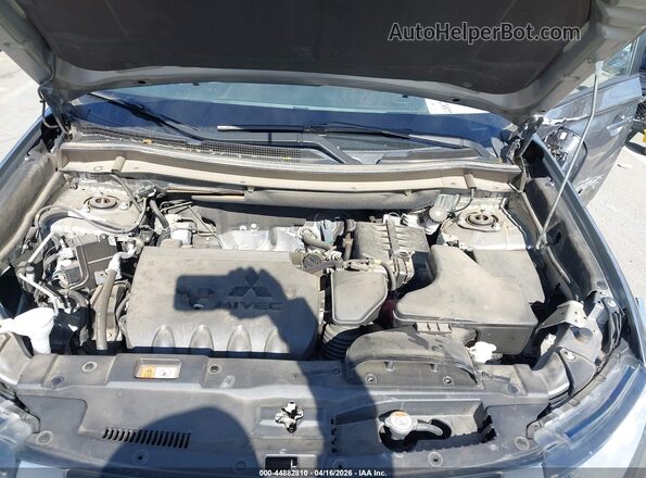 JA4AD2A39LZ048183 2020 MITSUBISHI OUTLANDER Gray Rear view