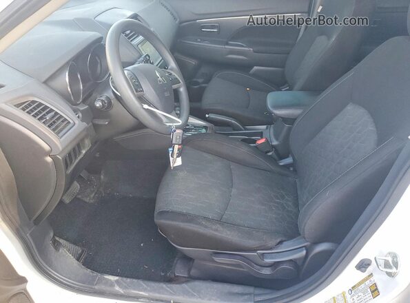 JA4AP3AU7LU004900 2020 MITSUBISHI OUTLANDER White Front interior view