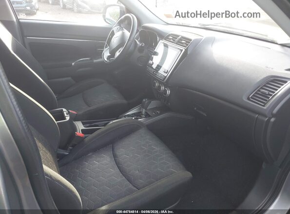 JA4AR3AU7LU021979 2020 MITSUBISHI OUTLANDER SPORT Silver Widok wnętrza z przodu