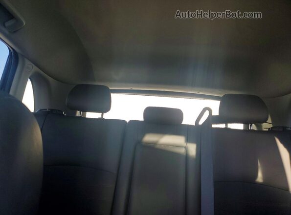 JA4ARUAU6SU008564 2025 MITSUBISHI OUTLANDER Silver Rear seats view