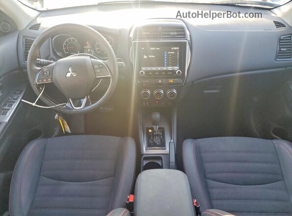 JA4ARUAU6SU008564 2025 MITSUBISHI OUTLANDER Silver Dashboard view