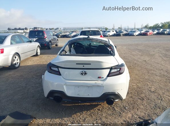 JF1ZNBE10R8758396 2024 TOYOTA GR86 White 