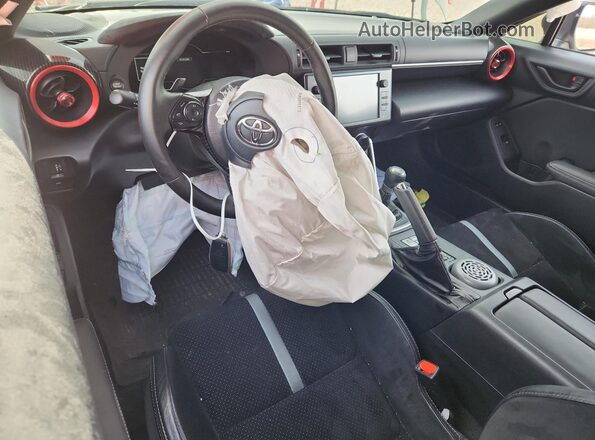 JF1ZNBE16R8757981 2024 TOYOTA GR86 White წინა პანელის ხედი