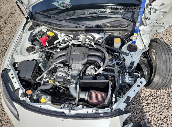 JF1ZNBE16R8757981 2024 TOYOTA GR86 White უკანა სალონის ხედი