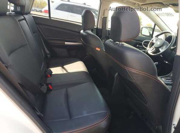 JF2GPANC1G8256759 2016 SUBARU CROSSTREK White Vista interior trasera
