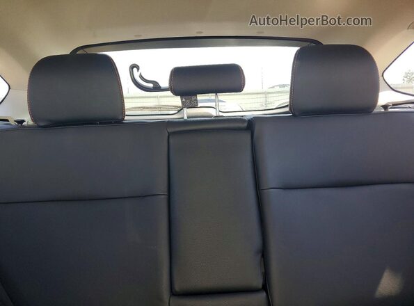 JF2GPANC1G8256759 2016 SUBARU CROSSTREK White Vista de los asientos traseros