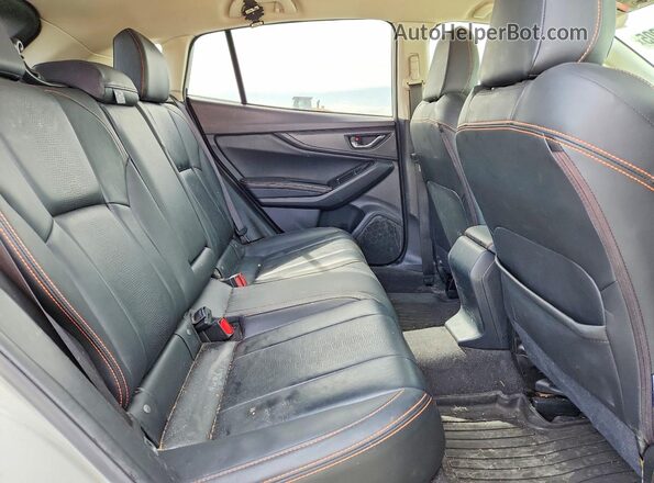JF2GTAMCXK8380941 2019 SUBARU CROSSTREK White Вид задньої частини салону