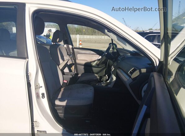 JF2SJABC0HH527666 2017 SUBARU FORESTER 2.5 White Սալոնի դիմացի տեսք