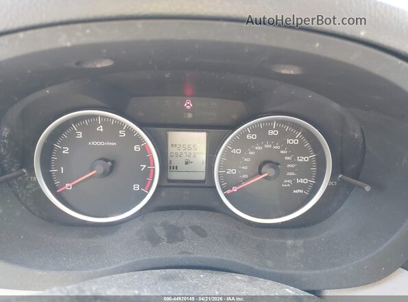 JF2SJABC2HH524140 2017 SUBARU FORESTER 2.5 Red Widok tylnych siedzeń