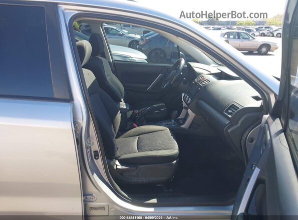 JF2SJAECXHH456732 2017 SUBARU FORESTER 2.5 Silver წინა სალონის ხედი
