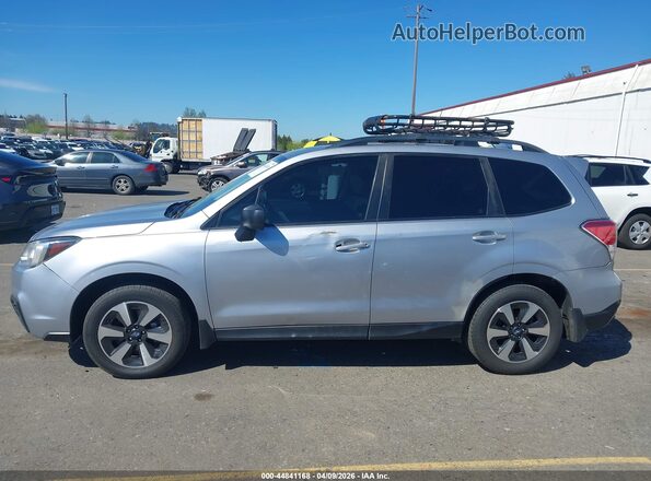JF2SJAECXHH456732 2017 SUBARU FORESTER 2.5 Silver სალონის 360-გრადუსიანი ხედი
