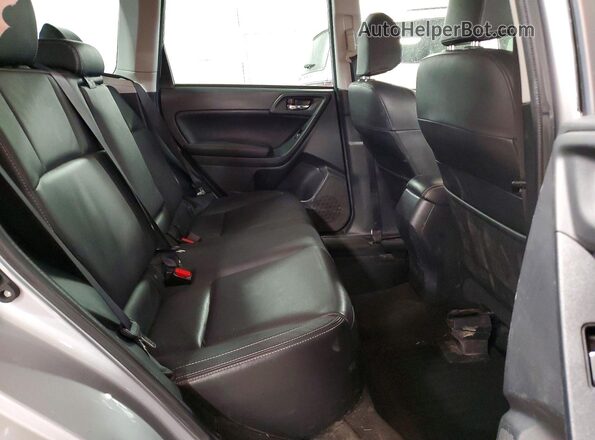 JF2SJAJC3JH532920 2018 SUBARU FORESTER 2.5 Silver Вид задньої частини салону