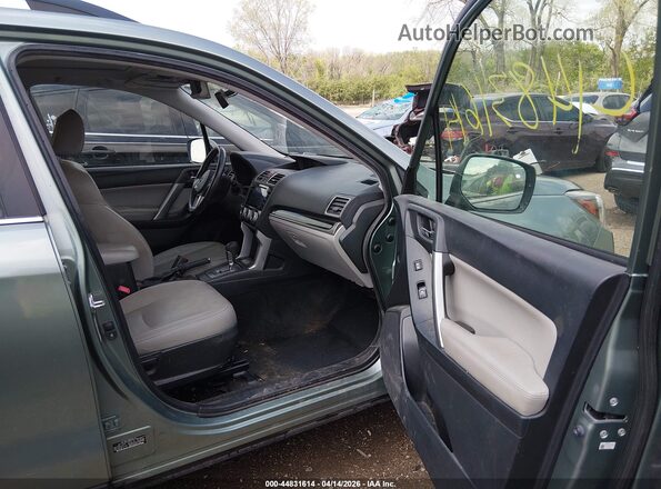 JF2SJAJC5HH527583 2017 SUBARU FORESTER 2.5 Light Blue Widok wnętrza z przodu