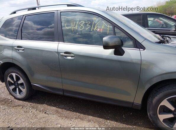 JF2SJAJC5HH527583 2017 SUBARU FORESTER 2.5 Light Blue Widok wnętrza z tyłu
