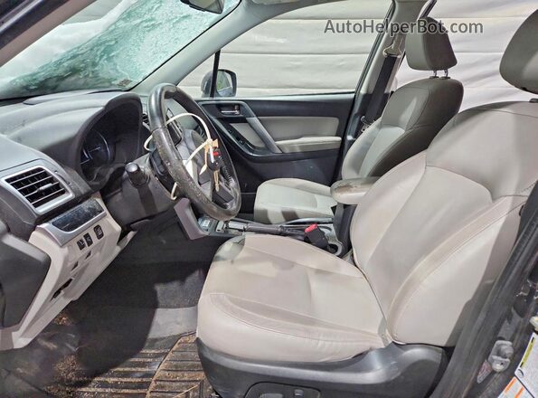 JF2SJAJC7HH475485 2017 SUBARU FORESTER 2.5 Charcoal Front interior view
