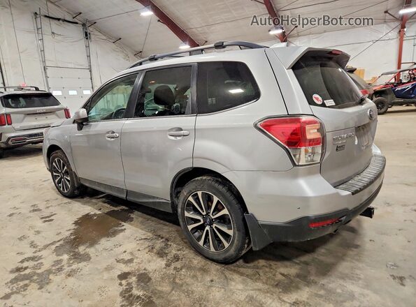 JF2SJGEC7JH614811 2018 SUBARU FORESTER2. Silver Rear left